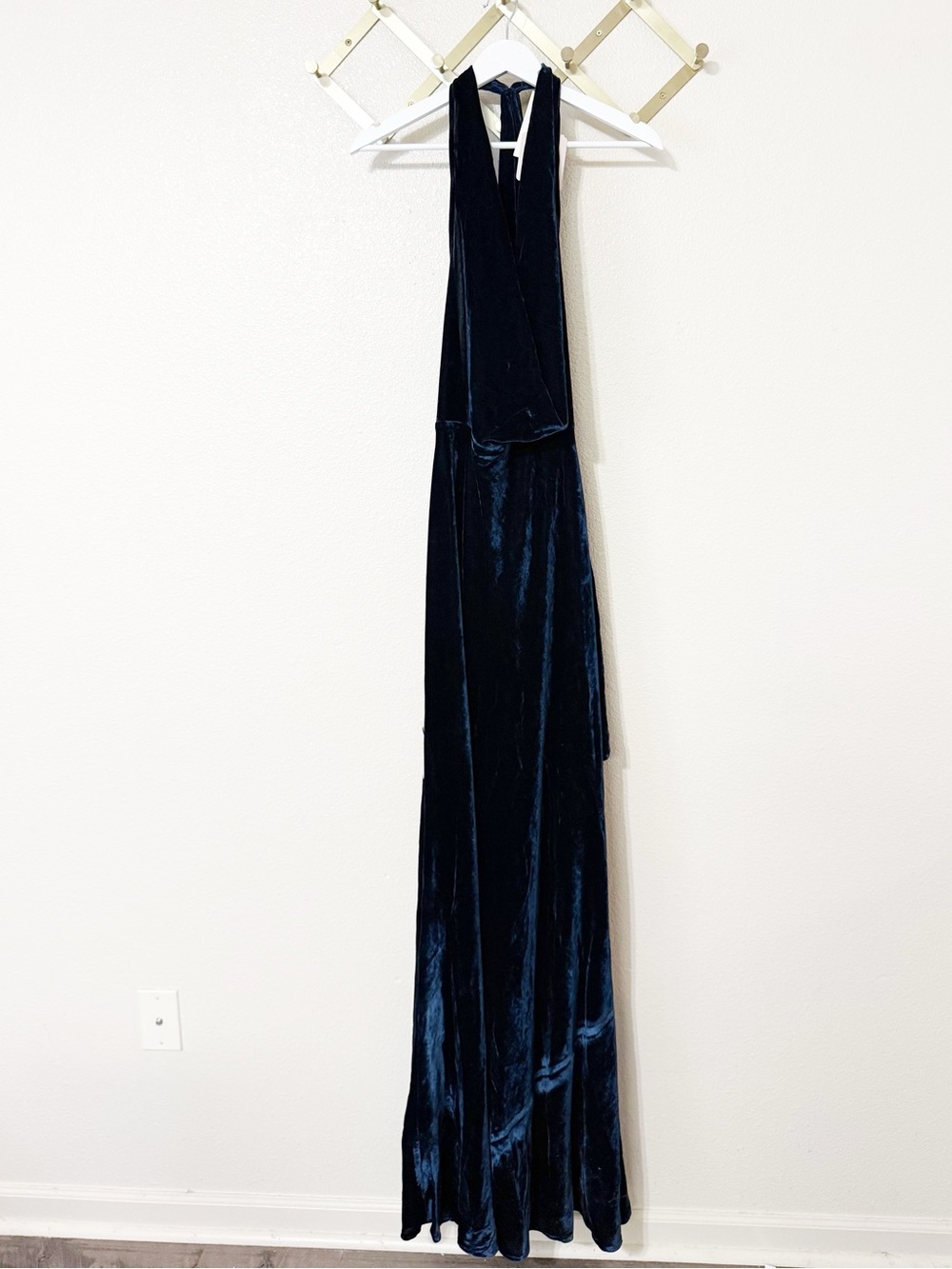 Sau Lee Pearl Cowl Scarf Open Back Strappy Velvet Gown in Midnight Blue Size 12 - Picture 6 of 12